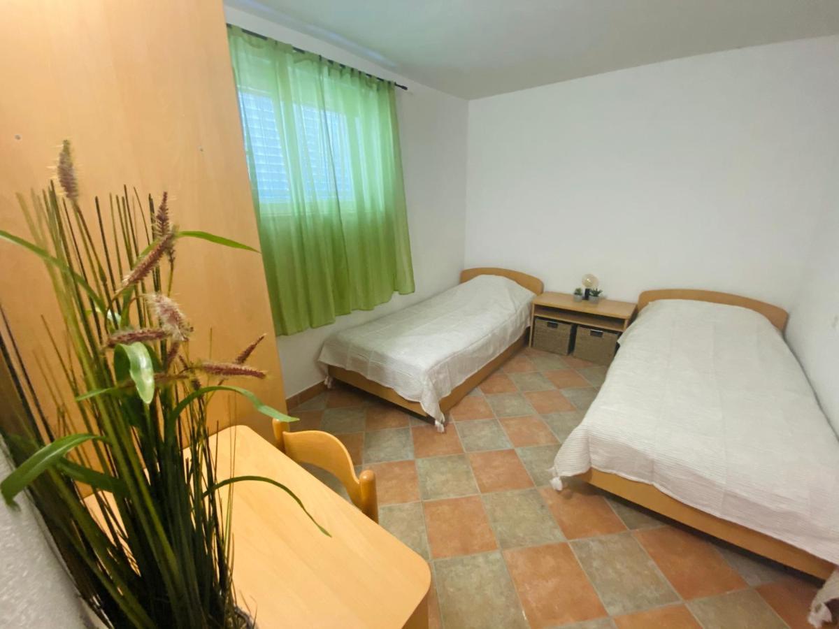 Apartments 'Stine' 奥瑞比克 外观 照片